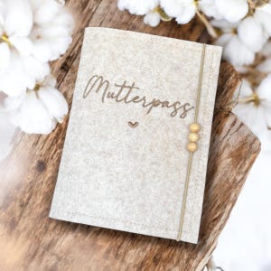 Maternity record book cover • Maternity record book heart • Felt • Wooden beads • Maternity record book envelope • Maternity record book • Maternity record book cover • Neutral maternity record book image 1