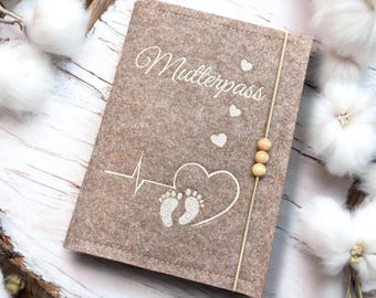 Maternity record book cover • ECG heart line baby feet • Felt • Wooden beads • Maternity record book cover • Maternity record book • Maternity record book cover • Maternity record book