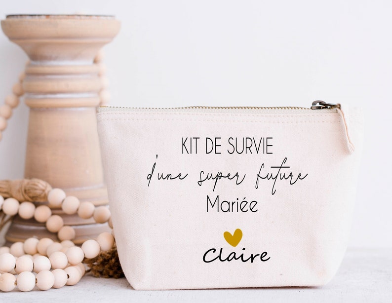 Trousse personnalisée kit de survie d'une super future mariée , cadeau idéal pour un mariage /EVJF Cadeau EVJF Pochette evjf image 1