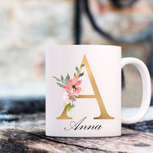 Taza con monograma/ Taza con nombre / Regalo personalizado con letra inicial/ Flores de acuarela Taza personalizada/taza con letra inicial floral