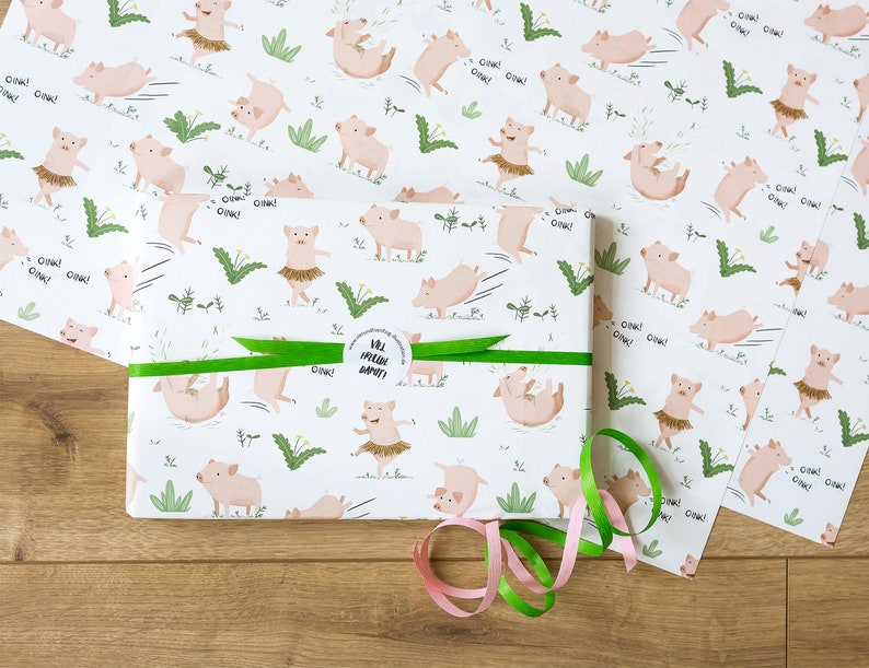 Wrapping paper happy pig image 1