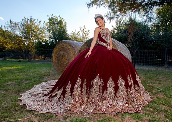 Vestido de quinceañera de vino de terciopelo 2028 - Etsy España Vestido de quinceañera de vino de terciopelo 2028 - Etsy España
