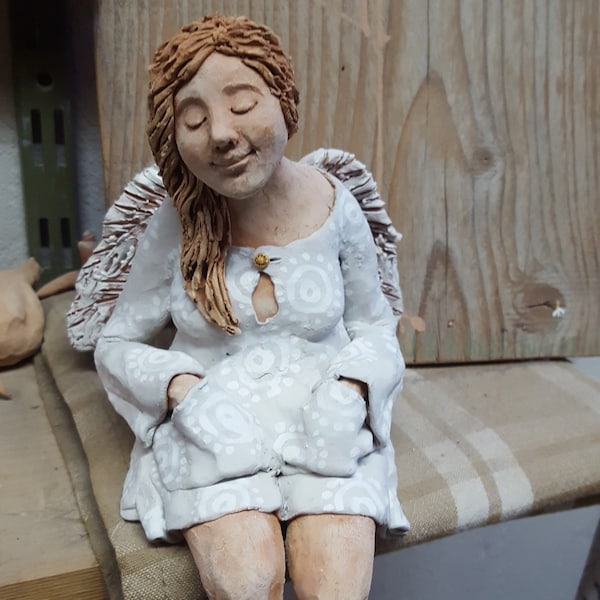 Angel Sitting II (gray)