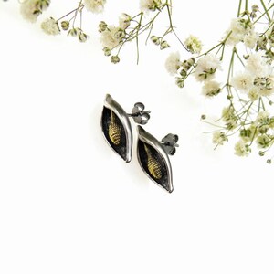 Stud earrings - Lily with brass