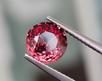 Natural Malaya Garnet, slight Color Change Garnet, Pinkish - Orange, 1.81ct. Rare color, peach garnet. CD754