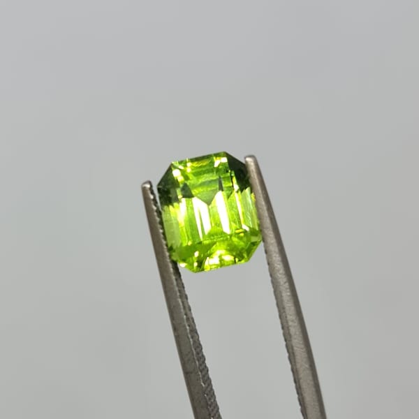 Natural Peridot, 2.51ct. Neon Green. Bright green. Excellent Emerald cut. Natural no treatment. CD106