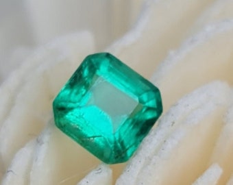 Esmeralda verde vivo natural, talla octogonal, piedra preciosa colombiana de 0,54 ct