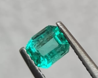 Esmeralda colombiana natural, 0,40 ct. Verde claro. Forma octogonal. CD188