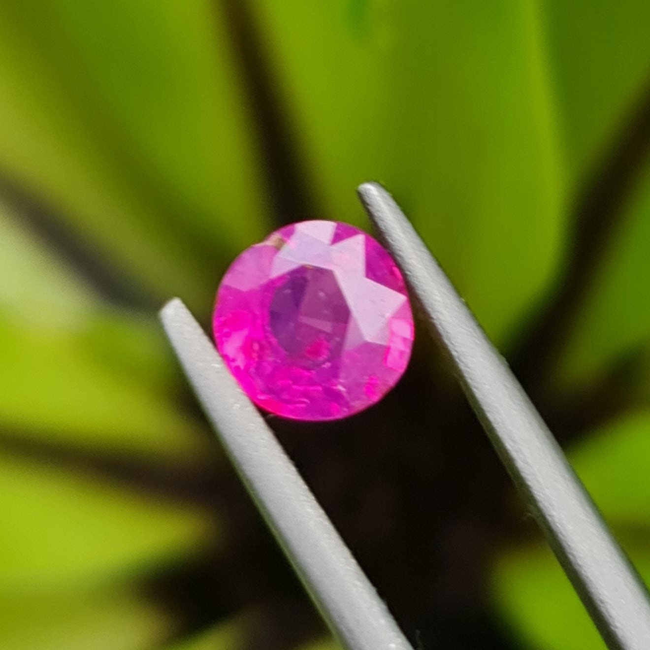 Natural Neon Pink Sapphire 0.61ct, Natural No Heat, Vivid