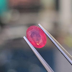Natural Milky Orangy Pink Spinel, 1.01ct. No treatment. Glowy, Oval shape. Mahenge Spinel. cd1940