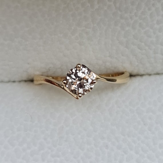 0.37ct Brown Diamond Ring in 9k Yellow Gold - Exquisite Elegance and Rare Beauty.
