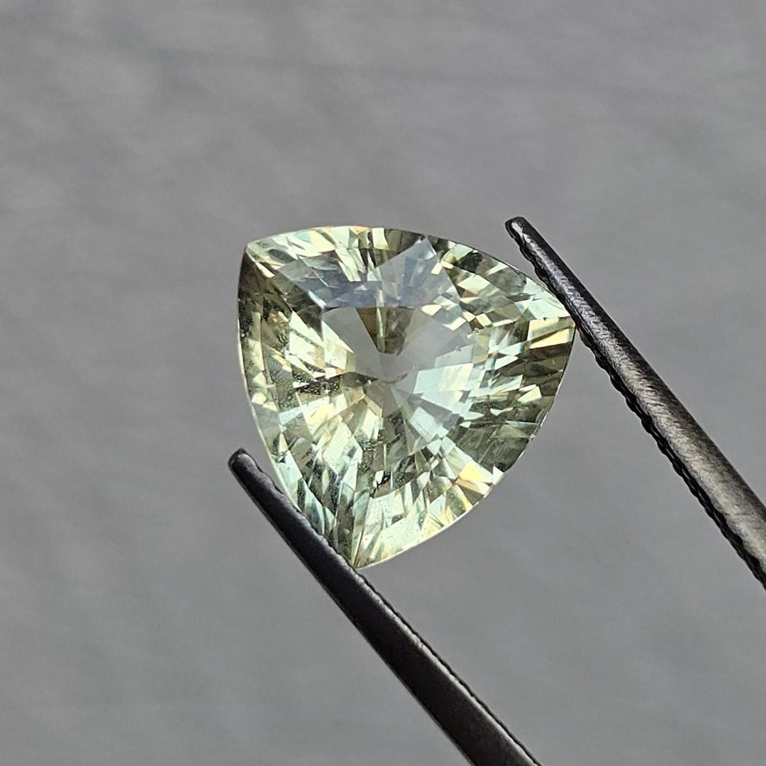 Leuco Garnet For Sale Leuco Grossular Garnet: Natural Trillion Cut - Main Image