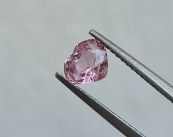 Natural Heart spinel 0.86ct. medium Pink.  Heart shape. Mahenge Spinel CD1080