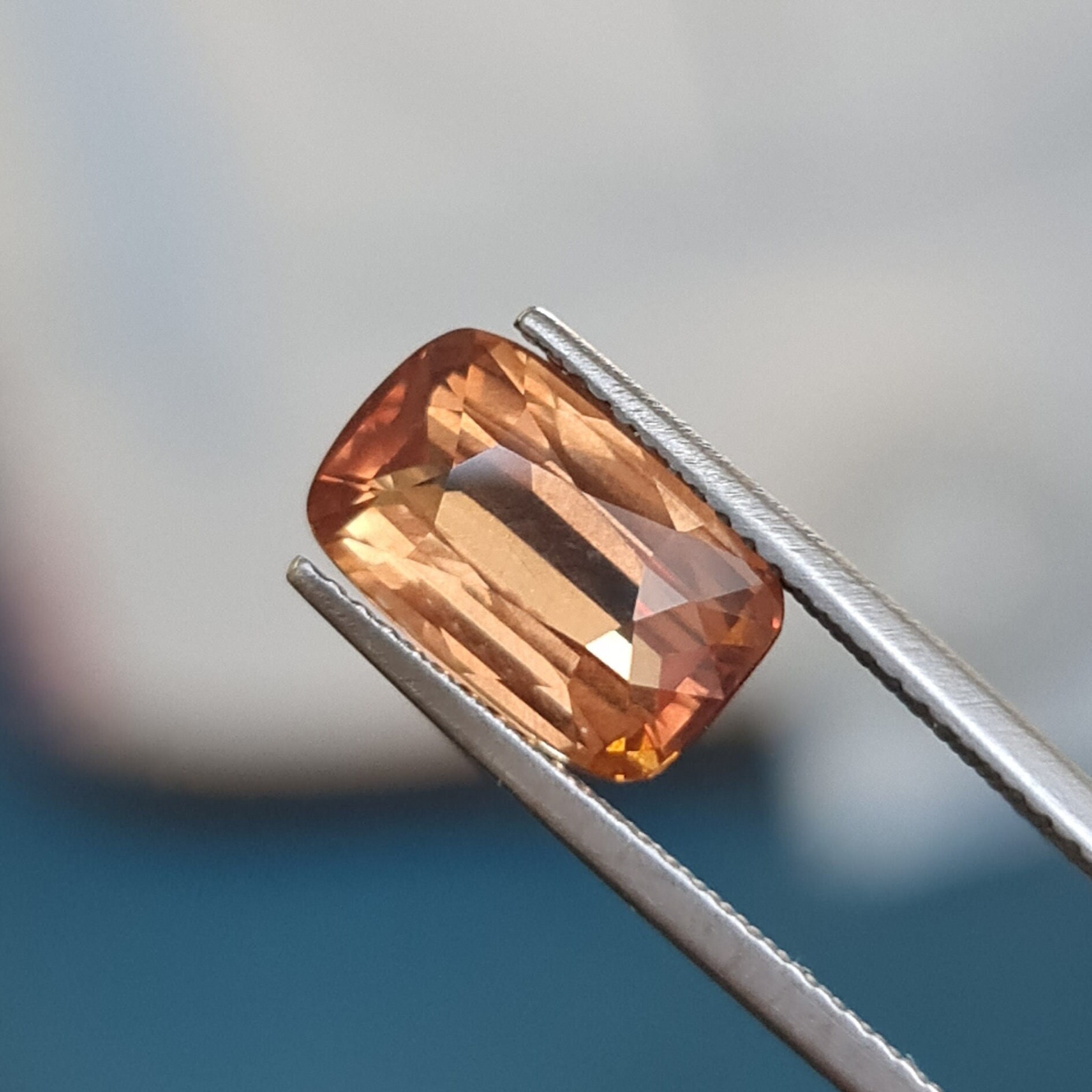 Natural Color Change Garnet, 4.28ct. Yellowish Green to Orange