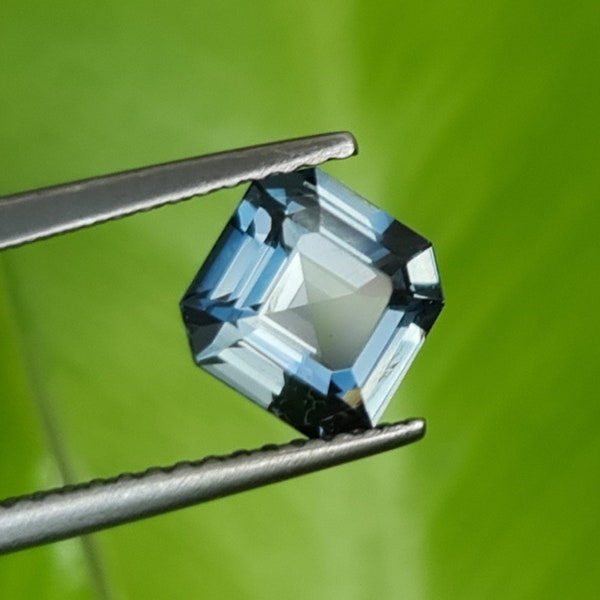 Natural gray spinel 1.57ct, Burma, Natural perfect Ascher's cut grey spinel. precession cut CD425