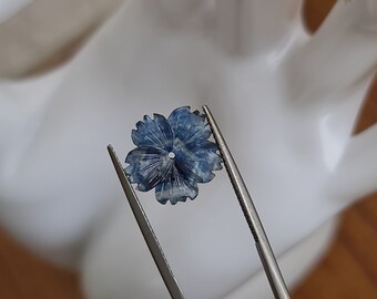 ブルーサファイアの花の彫刻：精巧な宝石（3.46カラット） - Etsy 日本