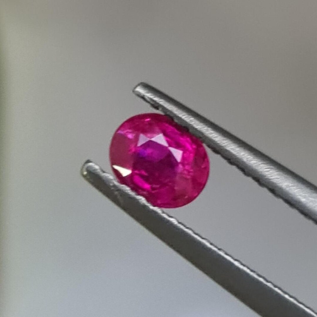Natural Ruby, 0.40ct,no Heat/ No Treatment, Vivid Pinkish Red
