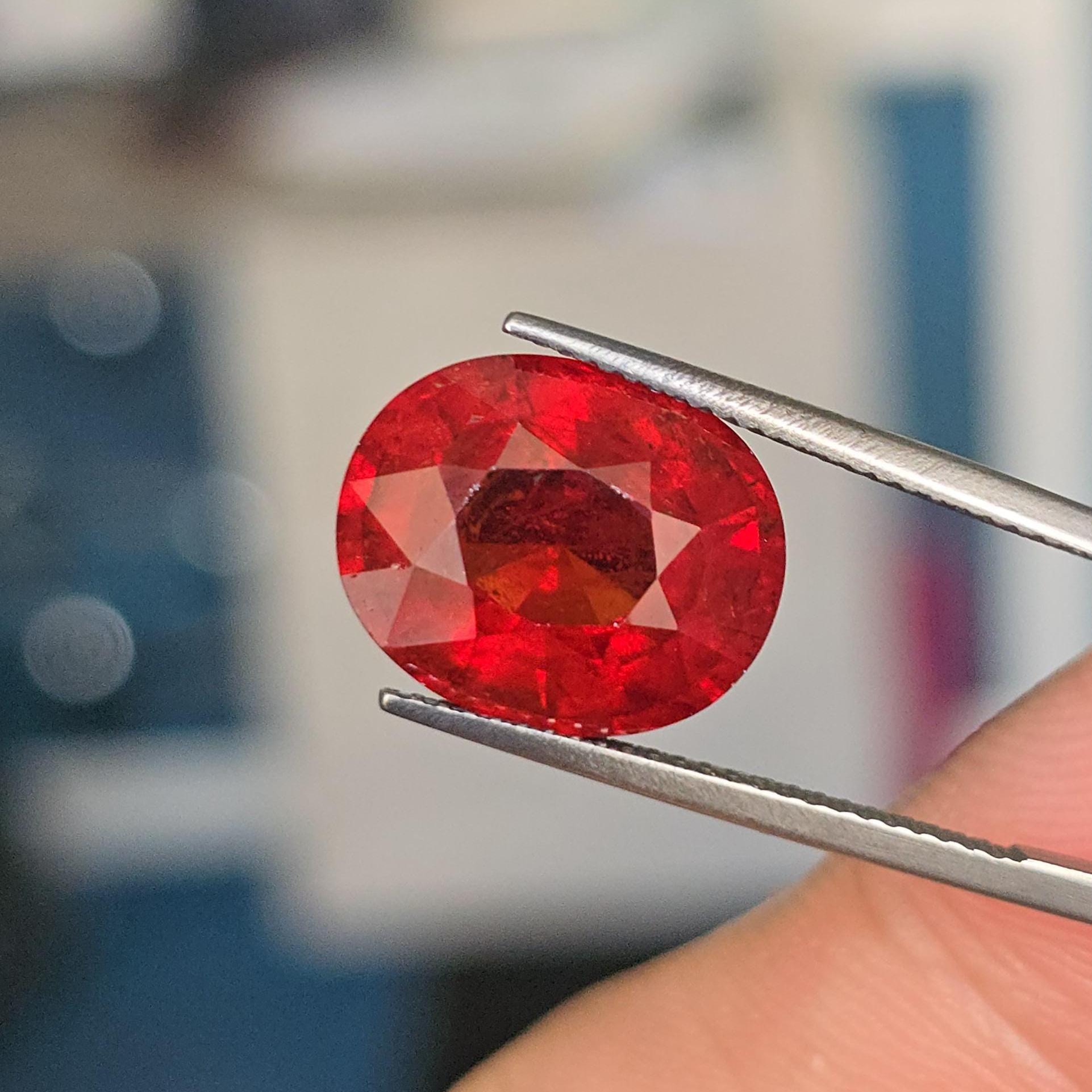 Natural Almandine Spessartite Garnet , Orange Red Color, 11.48ct