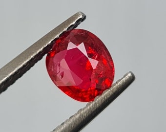 Vivid orange Red Spinel, 0.73ct. Rare color! Natural no treatment. Slight neon glow CD161