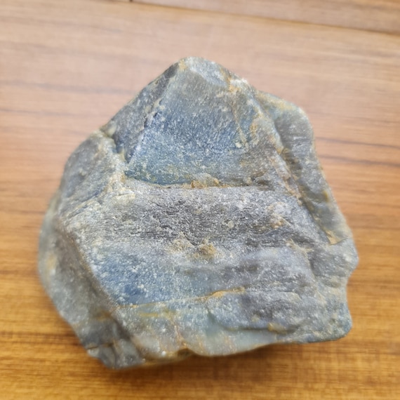 サファイヤ原石？ 約2071g と言う事で購入 鑑定もしていません