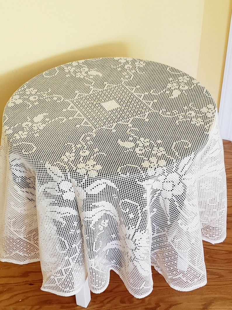 59 Tablecloth Round Lace with options in white or cream Etsy