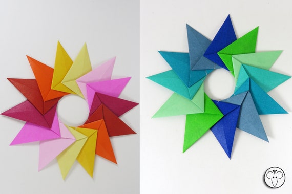 Weihnachtlicher Origami Stern In Regenbogenfarben