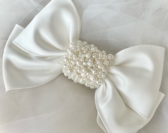 Ivory white pearl bridal hair bow accessory