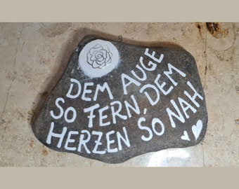 Grabstein, Flusskiesel mit Rosen Symbol und einem Spruch, handgemachtes Einzelstück