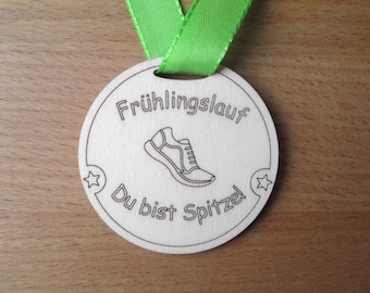 Holzmedaille Turnschuh individualisiert