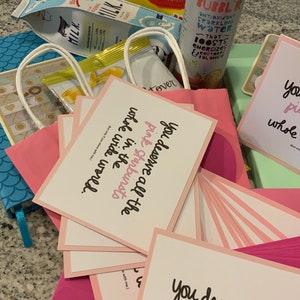 Tous les PINKS STARBURST ! | PERSONNALISÉ | Carte + Célibataires | Félicitations | Merci | Carte + Bouteille | Carte + Pièces à mâcher | Roses. . . Partagez avec moi ! |