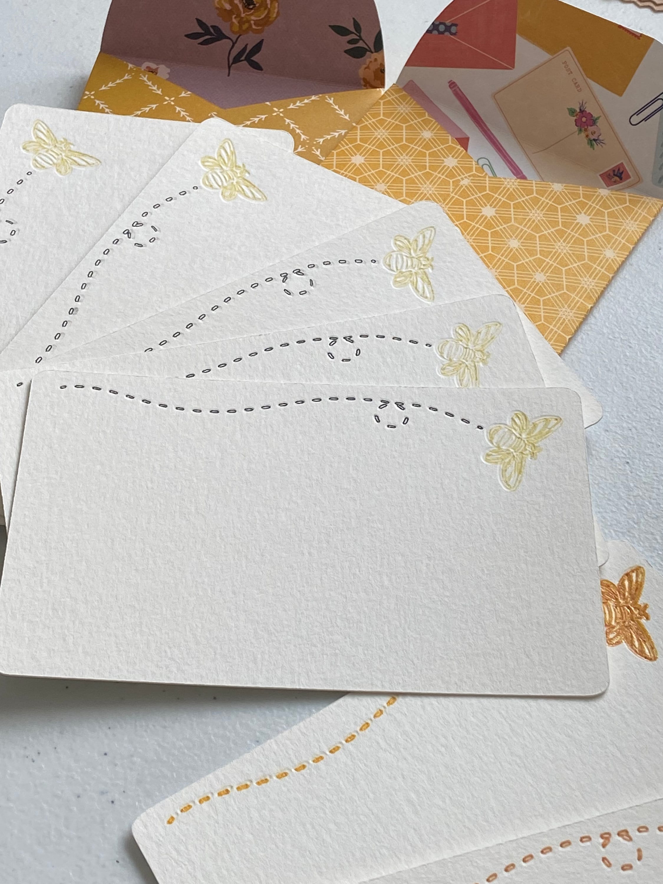 BEE KIND Campaign Chit Cards TIN of Tokens Bees Botanical Summer ...