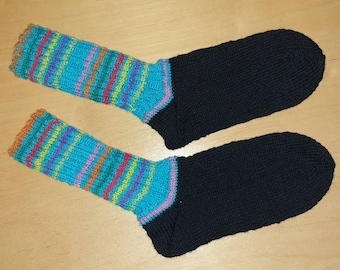 Handgestrickte Socken 35