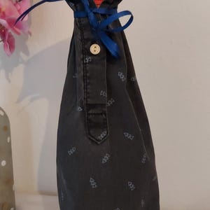 Wine bottle packaging
