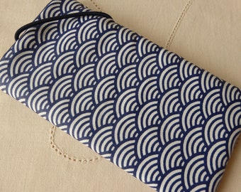 Mobile phone case "Seigaiha" oilcloth, blue, sewn to your desired size, Japanese pattern, rubber fastener, free shipping :)