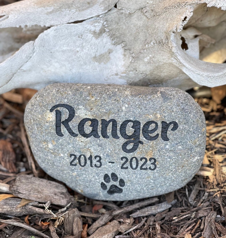 Pet Memorial Stone, Custom Pet keepsake, Remembrance Gift, In Memory of, Animal Memorial Gift, Pet Grave Marker, Garden Stone, Beloved Pet image 9