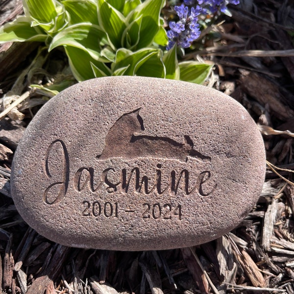 Personalized Pet Memorial Stone, Silhouette, Engraved Cat Keepsake, Pet Loss Rock, Pet Gravestone, Remembrance Gift, Tribute to Beloved Pet