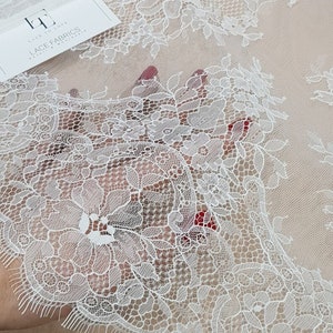 Tessuto di pizzo avorio, pizzo avorio, pizzo francese bianco, pizzo da sposa Chantilly color crema, tessuto di pizzo abito da sposa al metro LK3004