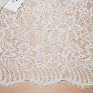 Elfenbein Spitze Stoff, Ivory spitze, Weiße Französische Spitze, Creme Chantilly Hochzeitsspitze, Brautkleid spitzenstoff meterware LL89604