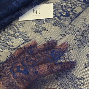 Tessuto in pizzo blu navy, tessuti in pizzo francese Chantilly blu scuro, materiale in pizzo per veli da sposa, venduto al metro, WD2002