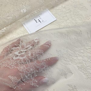 Hell beige Spitzenstoff, Gräuliches Beige französische Chantilly Spitze stoffe, Spitzenmaterial für Brautschleier, Meterware, WD2004