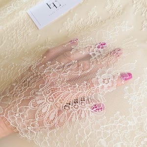 Tessuto di pizzo beige, pizzo color pelle, pizzo francese, pizzo da sposa Chantilly beige chiaro, tessuto di pizzo avorio al metro WD6001