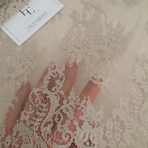 Tela de encaje beige, encaje color piel, encaje francés, encaje de boda Chantilly beige claro, tela de encaje marfil por metro LL50403