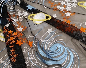 Pizzo nero con ricami colorati, tessuto di pizzo