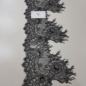 Pizzo nero, pizzo Alencon nero di Lace To Love, pizzo ciglia spagnolo nero al metro WDL6006_1
