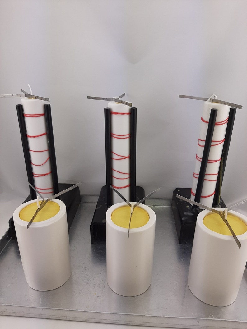 2 bougies pilier blanches fabriquées à partir de cire d'abeille blanchie à 100 %, coulées à la main, frais d'expédition compris image 4