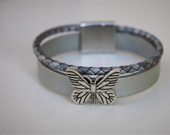 Graues Leder Armband mit Edelstahl Magnet-Verschluss.