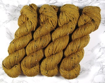 hand dyed Merino DK Tweed Yarn, 100g, 212m, indie dyed yarn, merino DK, double knit yarn, base price 190EUR/kg