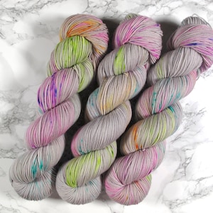 hand dyed 3ply merino yarn, 100g, 400m, indie dyed yarn, merino superwash, fingering weight, base price 170EUR/kg