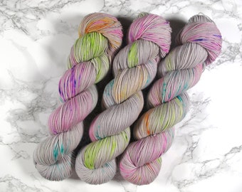 hand dyed 3ply merino yarn, 100g, 400m, indie dyed yarn, merino superwash, fingering weight, base price 170EUR/kg