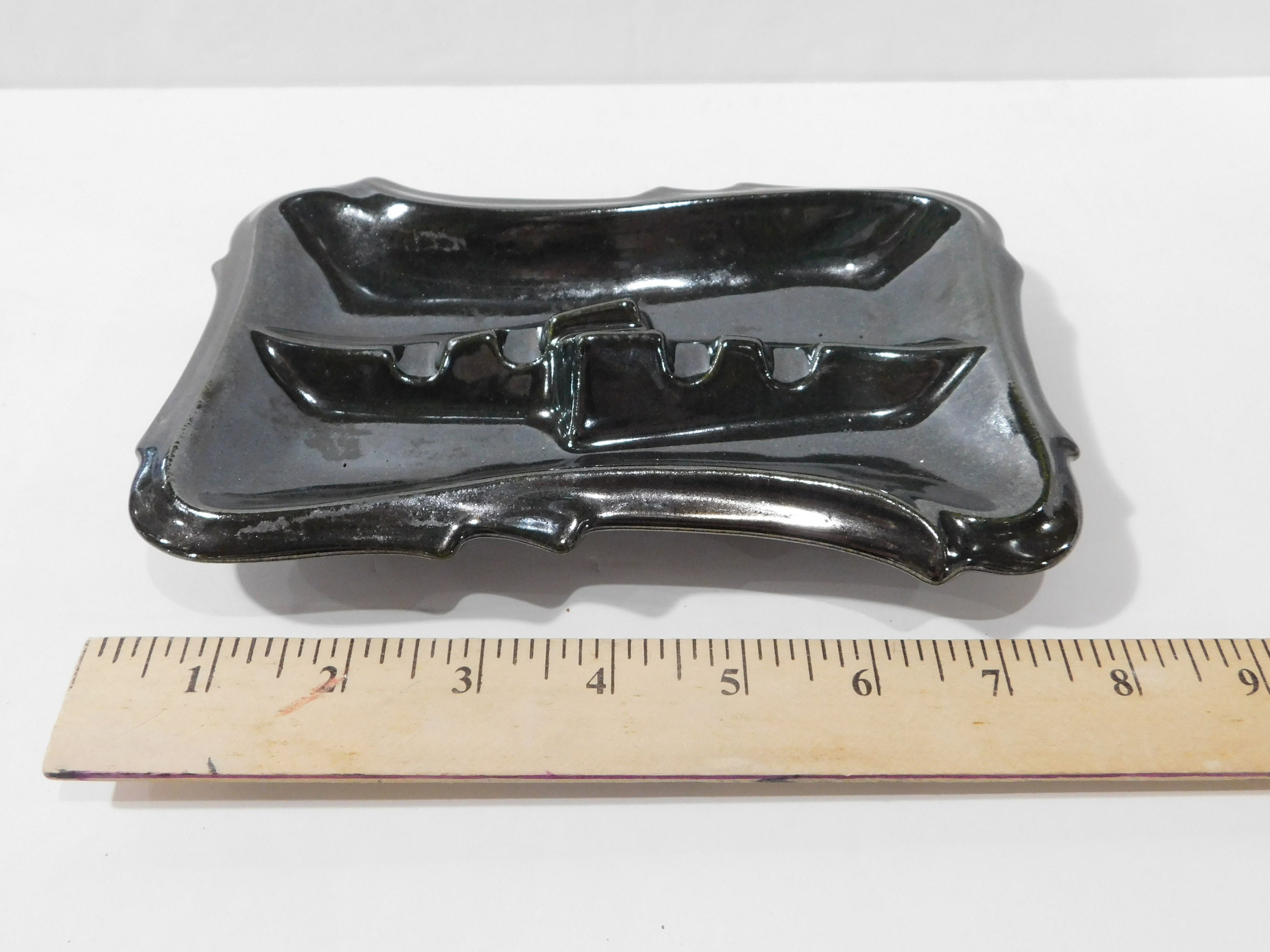 Ashtrays Collectibles Art & Collectibles Ceramic ashtray Retro shape and color made from vintage